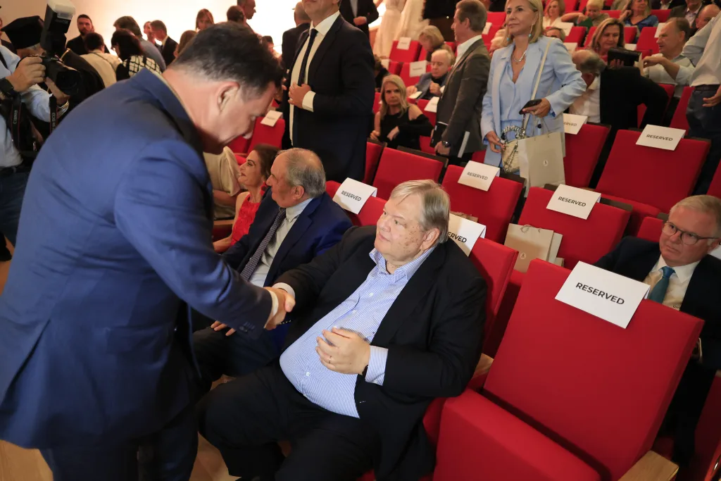 Νέο τετ α τετ Καραμανλή-Σαμαρά σε παρουσίαση βιβλίου (photos) 13 7010483