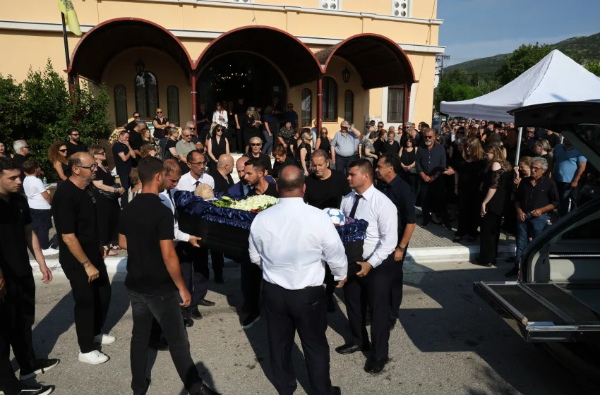  Συγκίνηση στην κηδεία του Τάκη Γκώνια στη Λειβαδιά