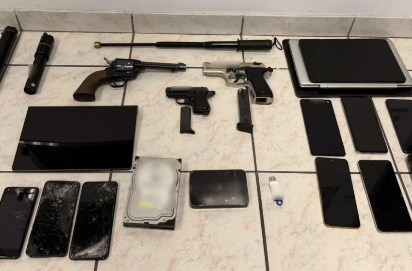  Νίκαια: Όπλα, τέιζερ και φυσίγγια είχε στο σπίτι του 66χρονος που συνελήφθη