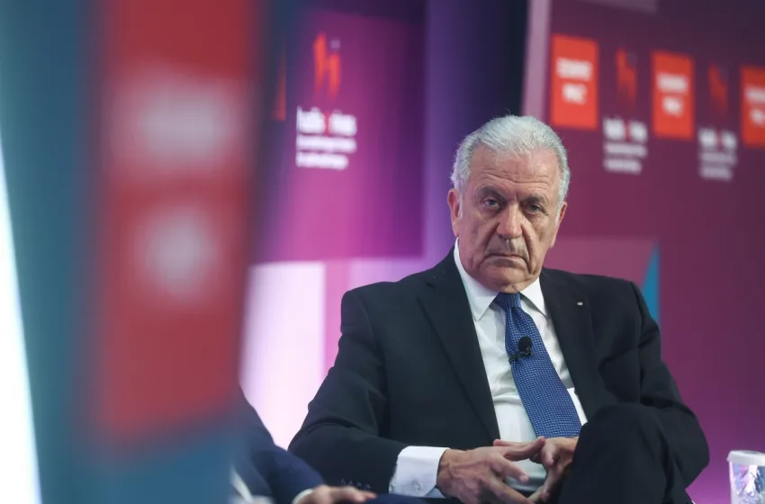  Αβραμόπουλος: Διαβιβάστηκε στη Βουλή το αίτημα για άρση ασυλίας- Τα τρία αδικήματα