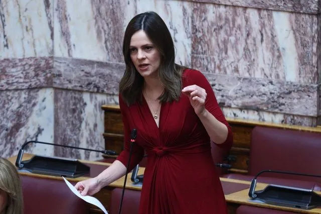 Αχτσιόγλου: Παραιτήθηκε από βουλευτής- “Δεν αποχωρώ από την πολιτική”