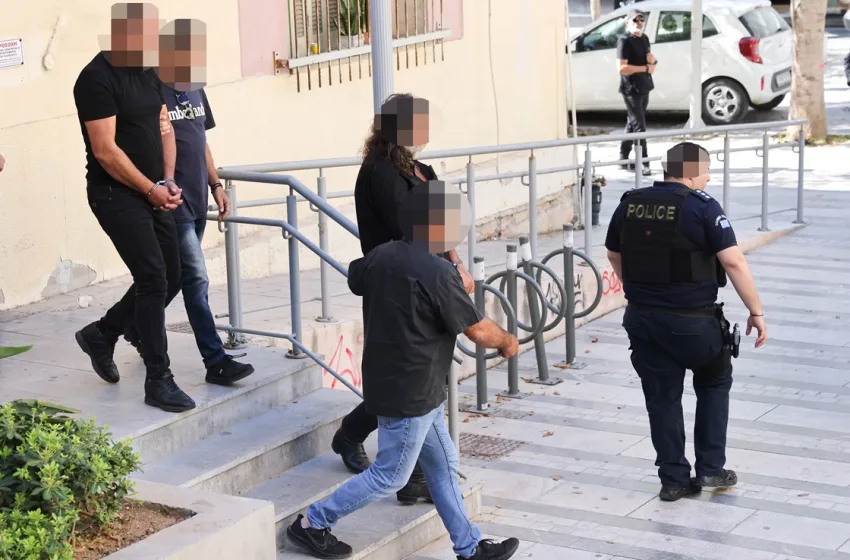  Απειλές καταγγέλλει η αδελφή του Δασκαλάκη:  “Να κατεβάσεις τις αναρτήσεις, σε τρώει η μπούκα σου”