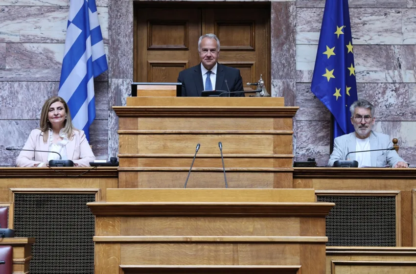  Αναθεώρηση Συντάγματος: Κόντρες για την εκλογή Βορίδη στη θέση του προέδρου στην πρεμιέρα της Επιτροπής