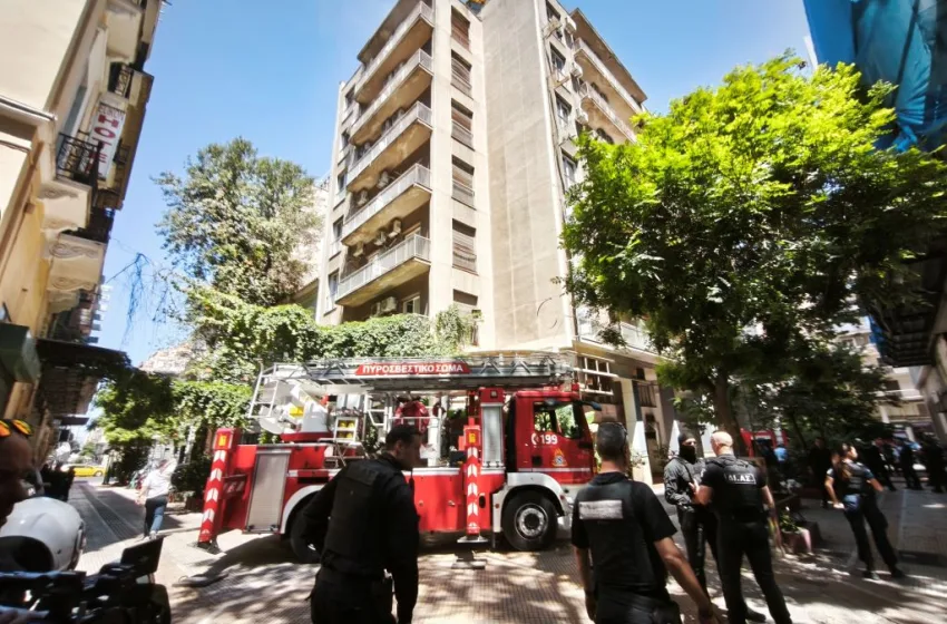  Ομόνοια: Από ηλεκτρικό πατίνι η φωτιά στο ξενοδοχείο-Ένας τραυματίας, απεγκλωβίστηκαν οι ένοικοι