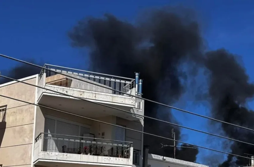  Φωτιά σε υπόγειο γκαράζ στην Αγία Παρασκευή (vid)