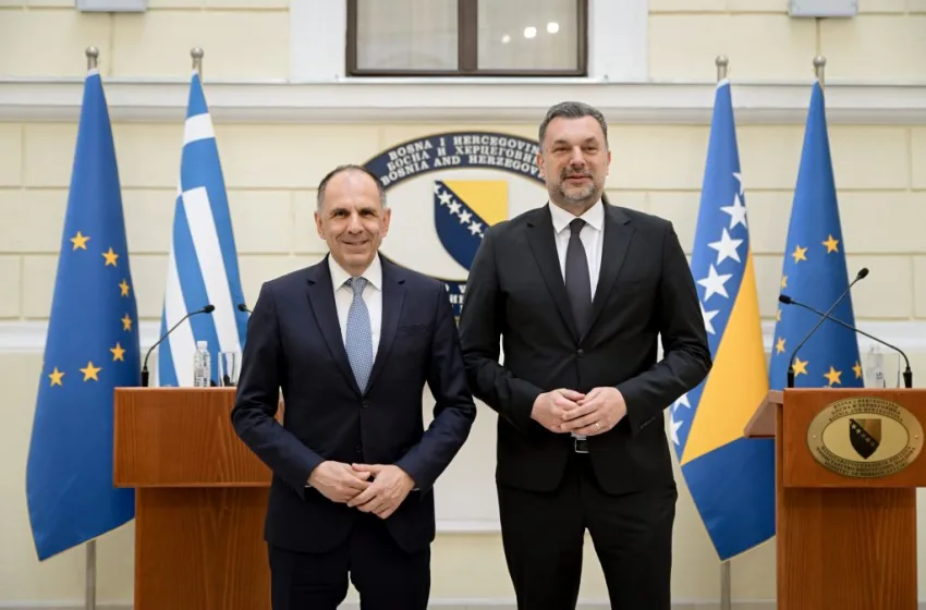  Σε Βοσνία-Ερζεγοβίνη και Μαυροβούνιο ο Γεραπετρίτης: Η ευρωπαϊκή προοπτική των Δυτικών Βαλκανίων στο επίκεντρο των επαφών του