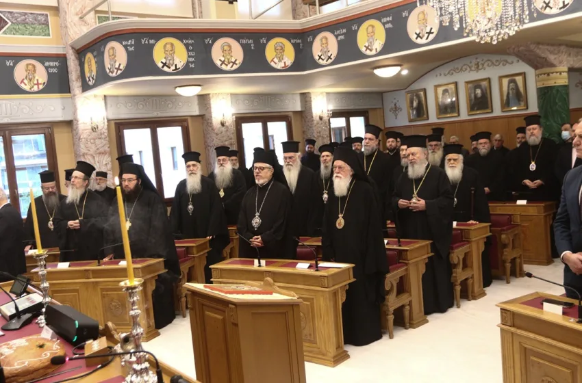  Τι προβλέπει η ρύθμιση για τις αυξήσεις στις αποδοχές των ιεραρχών-Οι απολαβές πριν και μετά