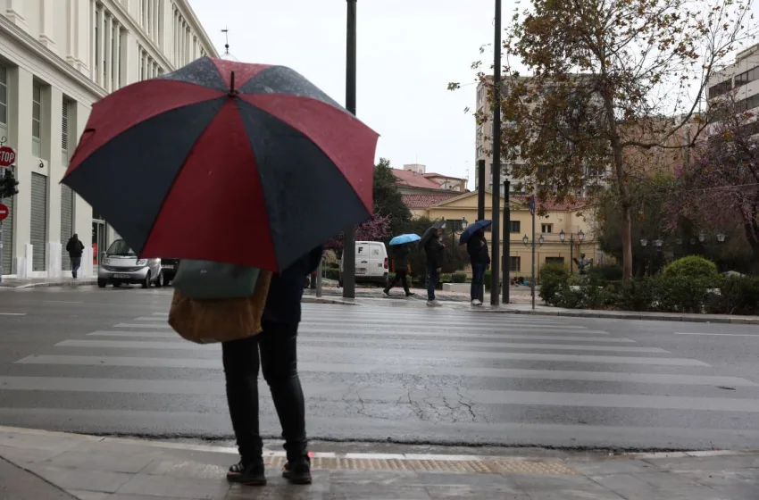  Μπουρίνια με κεραυνούς στα βορειοανατολικά της Αττικής-Οι 8 περιοχές που θα πλήξει η κακοκαιρία εξπρές