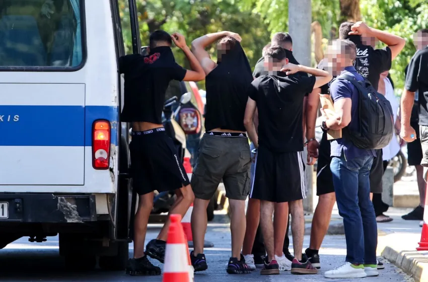  Καλλιθέα: “Το θύμα έβγαλε μαχαίρι, δεν ήθελα να τον σκοτώσω” είπε ο δράστης-Τα σενάρια της δολοφονίας