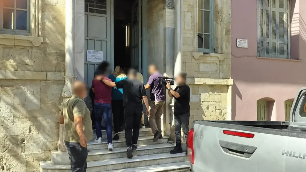 kykloma peiratiki tileorasi3