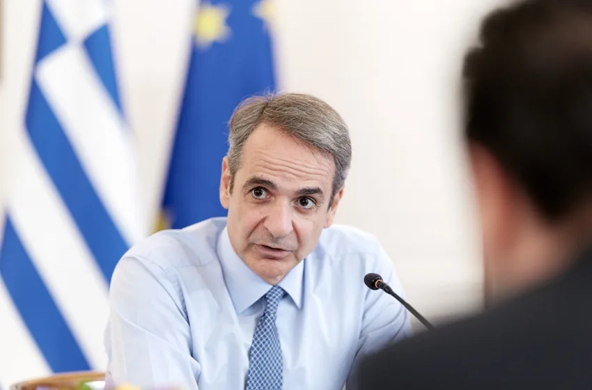  Σύσκεψη στο Μαξίμου με παράγοντες της αγοράς για την ακρίβεια-Συμφωνία για μείωση τιμών