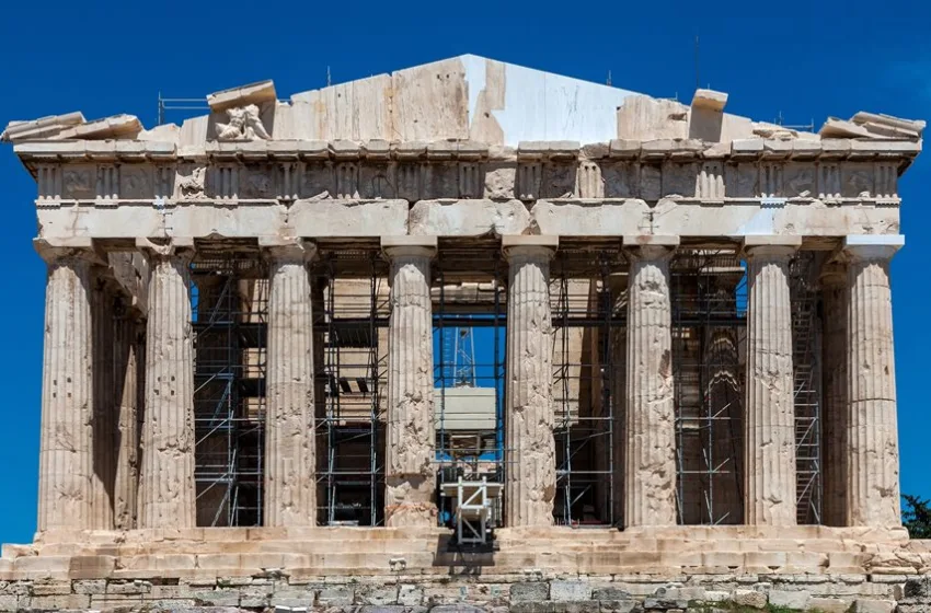  Δέος στην Ακρόπολη: Το δυτικό αέτωμα του Παρθενώνα ολοκληρώθηκε μετά από 220 χρόνια