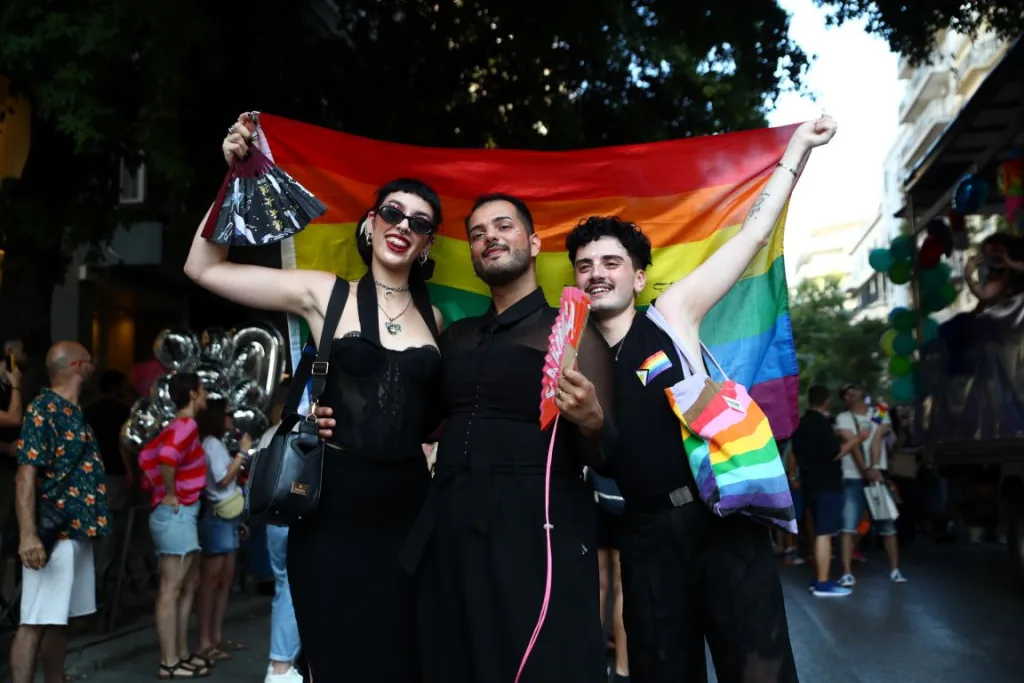 Θεσσαλονίκη: 14ο Thessaloniki Pride με σύνθημα "Σπάσε τον Κώδικα" 2 pride1