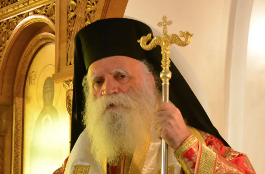  Ο Μητροπολίτης Κυθήρων δωρίζει τη μισθολογική του αύξηση σε ανθρώπους που έχουν ανάγκη