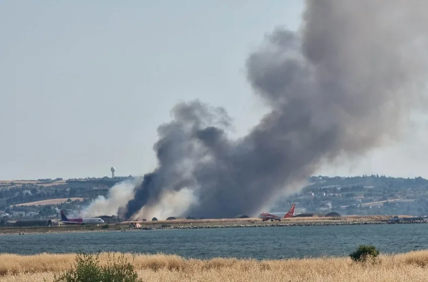  Φωτιά και στην Θεσσαλονίκη, στο δήμο Θερμαϊκού- Μήνυμα 112, επιχειρούν εναέρια