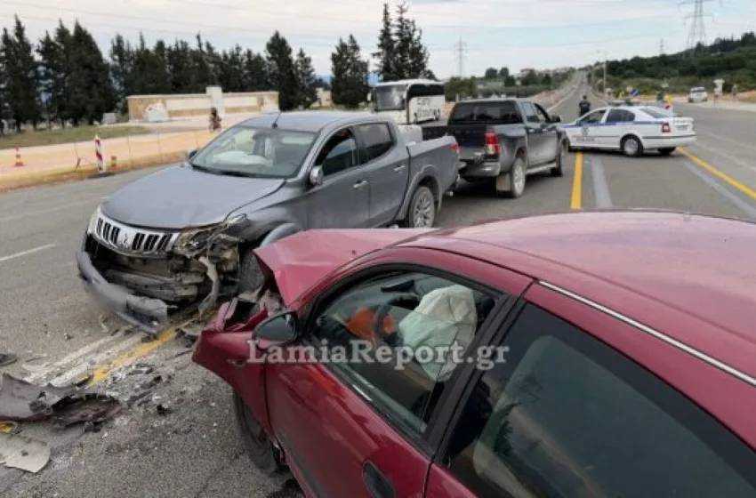  Σοβαρό τροχαίο στις Θερμοπύλες, μπροστά στο άγαλμα του Λεωνίδα