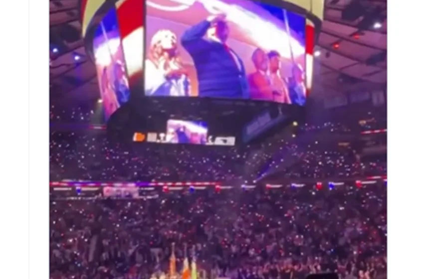  Αποδοκιμασίες για Τραμπ στο Madison Square Garden κατά τη διάρκεια του εθνικού ύμνου των ΗΠΑ