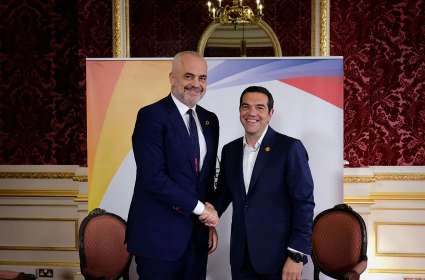  Τσίπρας σε Ράμα: Η στάση του καθενός μας απέναντι στον εθνικισμό αποδεικνύεται από τις πράξεις του