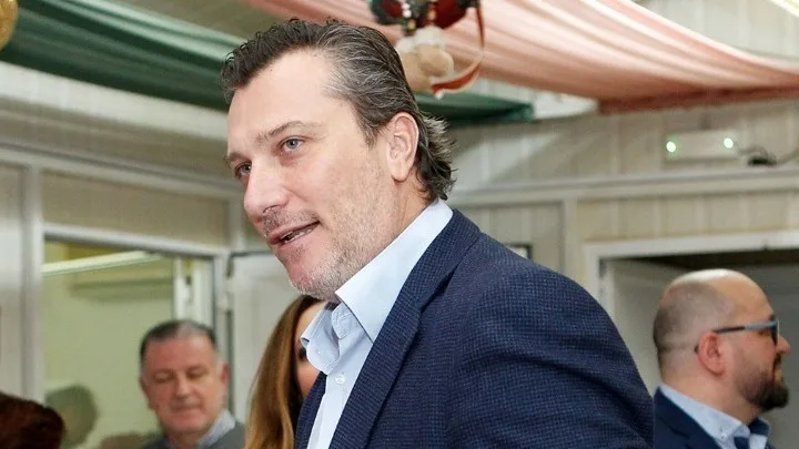 w05 232523w0700122w08193813lepeniotis3