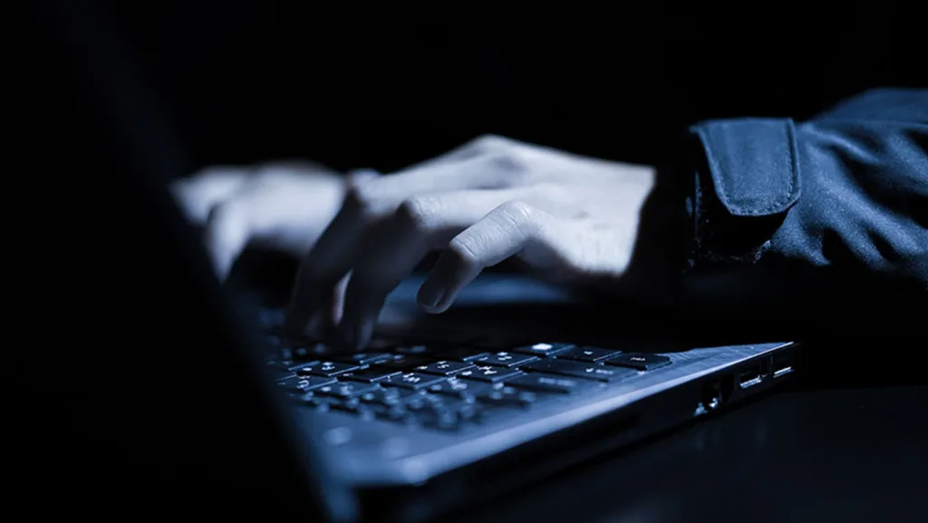 ypoklopes diadiktyo pornografia anilikwn