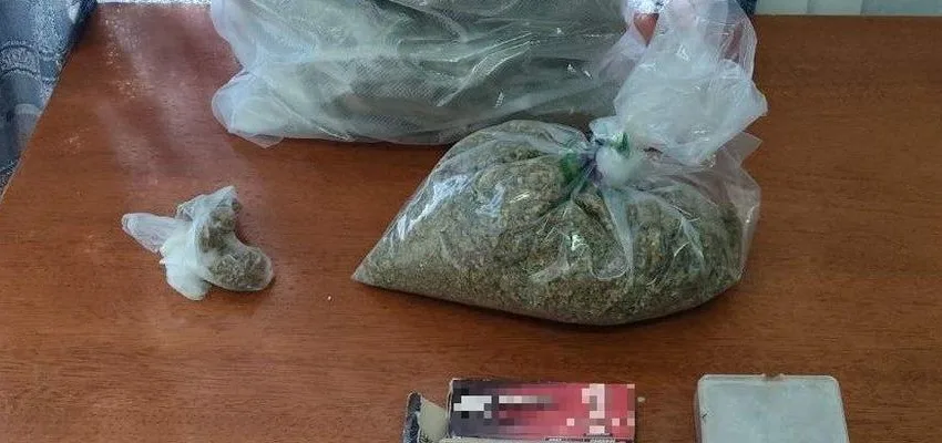  Ναρκωτικά και όπλα εντόπισε το Λιμενικό σε σπίτι στην Αττική