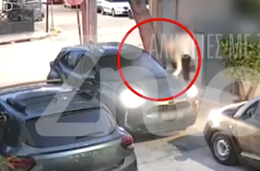  Ίλιον: Άνδρας γρονθοκόπησε γυναίκα οδηγό- Ήταν μέσα το παιδί της- Σοκαριστικό βίντεο