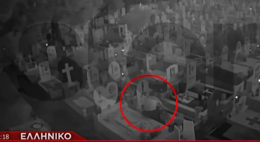  Ελληνικό: Βίντεο με 21χρονο που έκλεβε καντήλια από νεκροταφείο