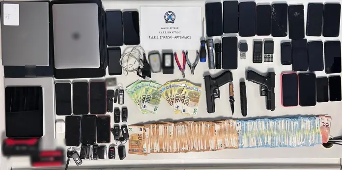 Κλεμμένα αυτοκίνητα: Άλλαζαν τον αριθμό πλαισίου και τα πουλούσαν-Πάνω από 1 εκατ. η λεία-13 συλλήψεις 6 κλεμμένα οχηματα 1