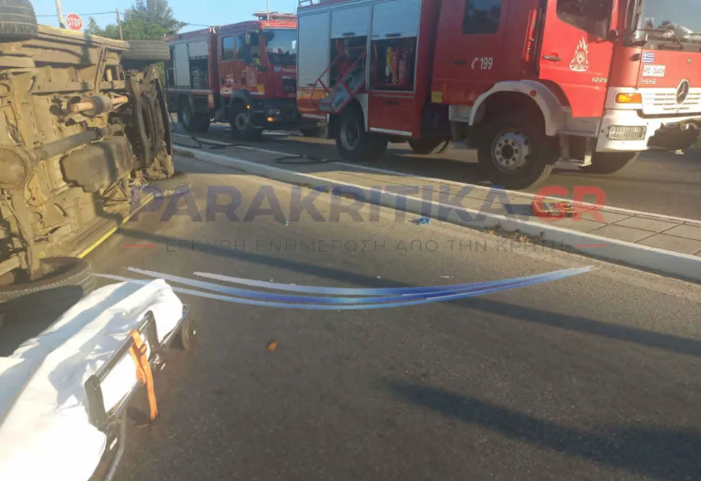 Εικόνες σοκ: Σφοδρή σύγκρουση ασθενοφόρου με ΙΧ-Νεκρός από ανακοπή ασθενής, τραυματίες τα μέλη του ΕΚΑΒ 4 3 6