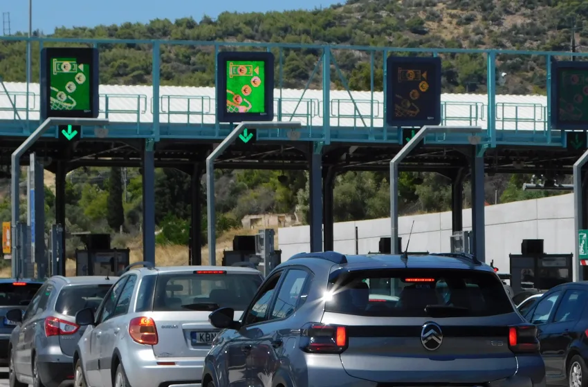  Η μεγάλη έξοδος του Ιουλίου: Γεμάτα πλοία, αυξημένη κίνηση σε δρόμους και ΚΤΕΛ
