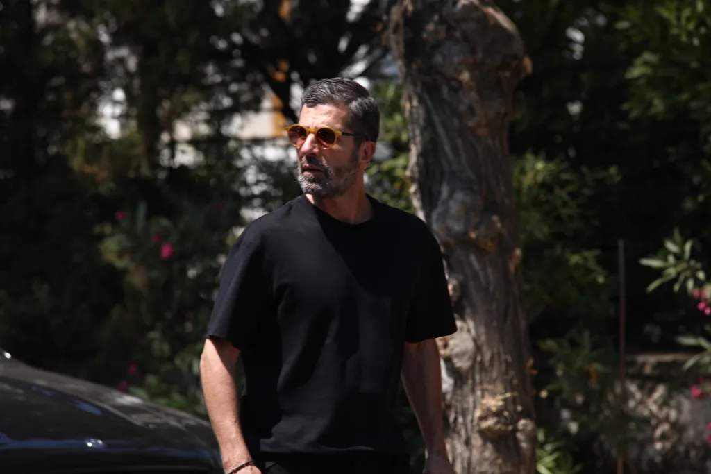 Συγκίνηση στο τελευταίο αντίο του Λορέντζο Καριέρε (εικόνες) 14 7034548