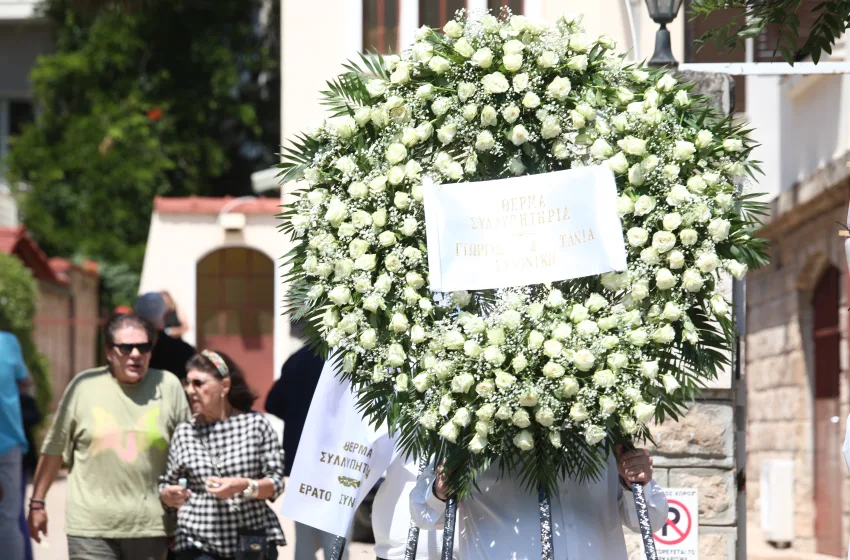  Συγκίνηση στο τελευταίο αντίο του Λορέντζο Καριέρε (εικόνες)