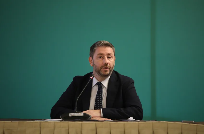  Ανδρουλάκης: Το ΠΑΣΟΚ θα συνεχίσει ακλόνητο στον δρόμο της πολιτικής αυτονομίας- Διμέτωπη επίθεση κατά Μητσοτάκη-Τσίπρα