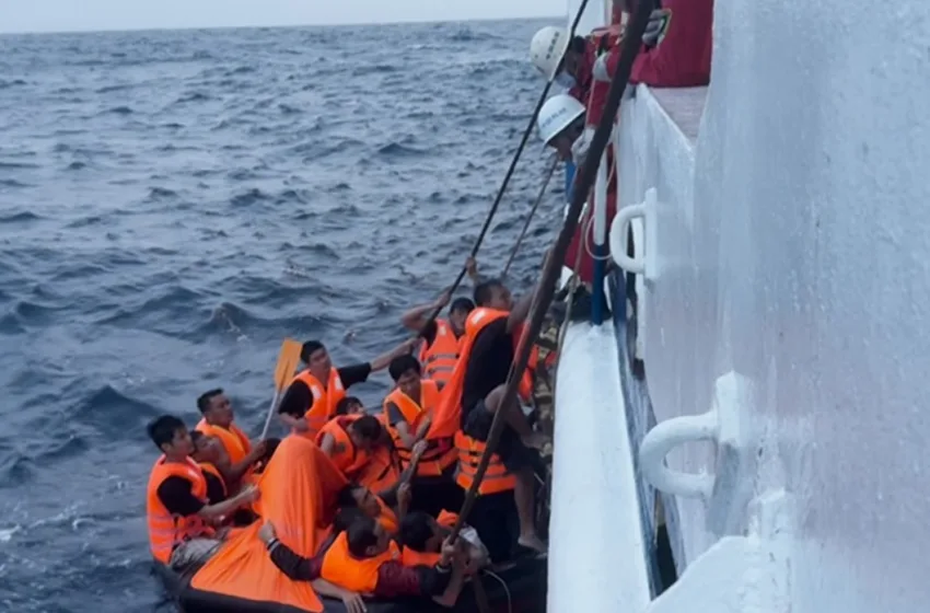  Βιετναμέζικο φορτηγό πλοίο βυθίστηκε στη θάλασσα της νότιας Κίνας-Αγωνία για 23 ναυτικούς, διασώθηκαν 39 (vid)