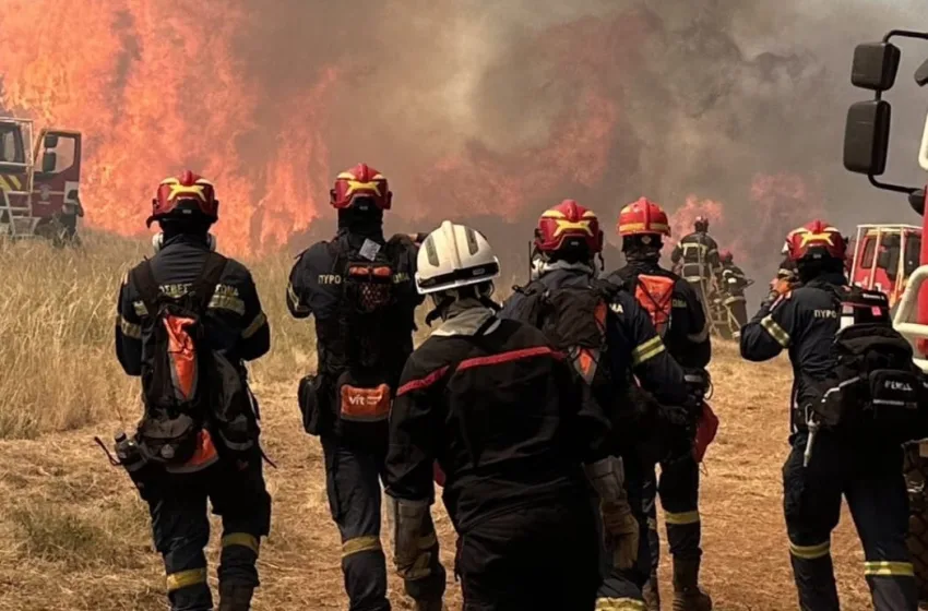  Γαλλία: Έλληνες πυροσβέστες επιχειρούν στο πύρινο μέτωπο
