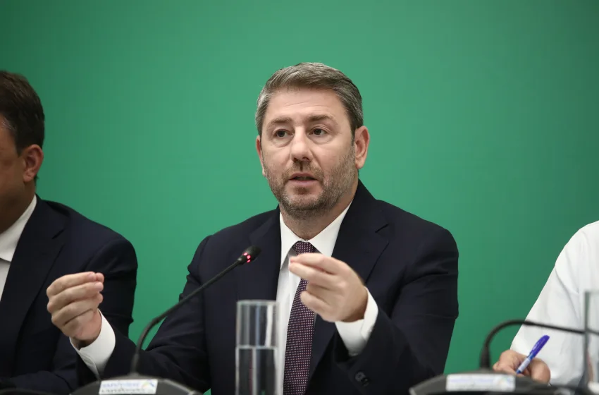  ΠΑΣΟΚ: Τρίπτυχο στρατηγικής έως τη ΔΕΘ-Μετωπική με κυβέρνηση, διαχείριση με Τσίπρα, άνοιγμα στην κοινωνία