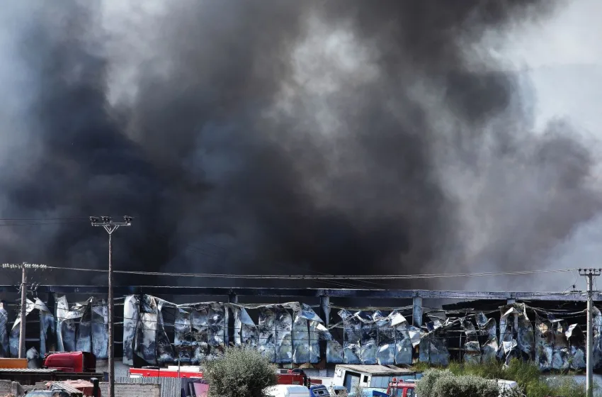  Φωτιά στον Ασπρόπυργο: Ανεβαίνει ο αριθμός των τραυματιών, τουλάχιστον 3 διασωληνωμένοι
