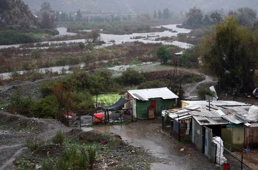  Χιλή: Καταρρακτώδεις βροχές, 3 νεκροί, 7 τραυματίες, άστεγοι κι αποκλεισμένοι