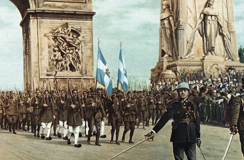  Παρίσι: Ελληνικό άγημα παρήλασε στην Αψίδα του Θριάμβου, όπως το 1919-Πίνακας και φωτογραφία