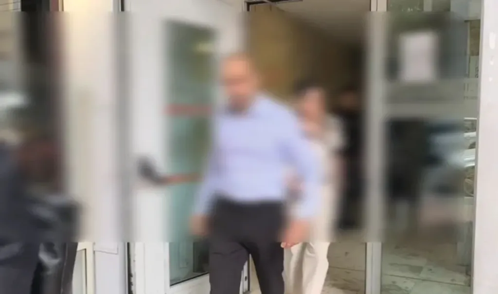 eopyy apates kykloma ypopsifios vouleutis peiraias pasok