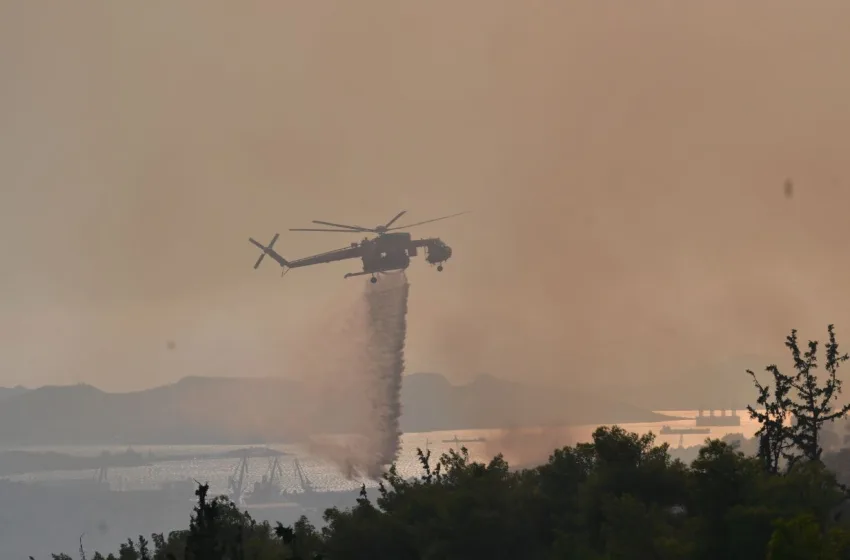  Φωτιά και στην Κερατέα- Σηκώθηκαν και εναέρια
