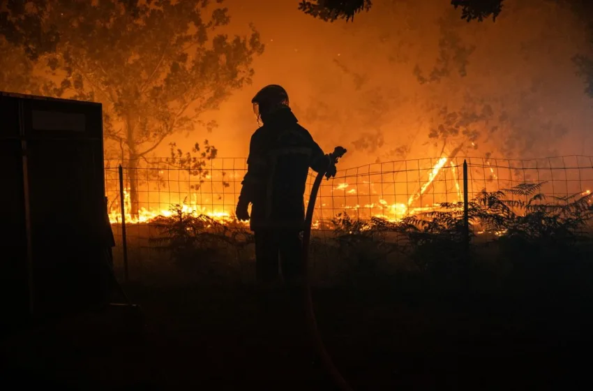  Σοκάρουν τα βίντεο από Ισπανία-Γαλλία: Ελάφια και άλογα τρέχουν να σωθούν από τις φλόγες