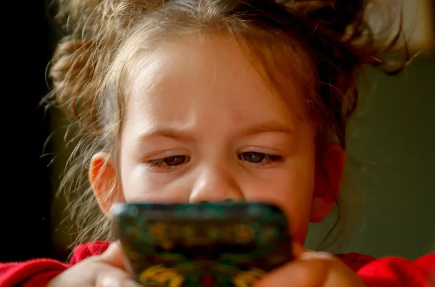  Digital detox: Μία νέα αγορά για γονείς και παιδιά που πληρώνεται αδρά