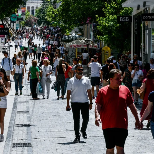 Ρεπορτάζ libre: Πιέσεις στη μεσαία τάξη-Σχεδόν ένας στους δύο δεν αντέχει εβδομάδα διακοπών