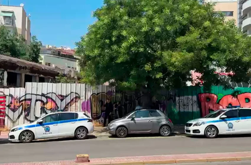  Φρίκη στην Κυψέλη: Βρέθηκε πτώμα μέσα σε βαλίτσα σε ακατοίκητο κτήριο