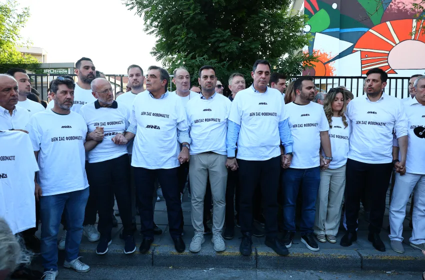  “Δεν σας φοβόμαστε” – Συγκέντρωση στη μνήμη της Βάγιας Νέστορα έξω από το Ιπποκράτειο