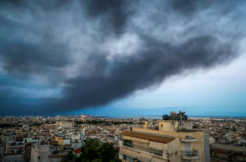  Ωραιόκαστρο: Ανησυχία για το τοξικό νέφος-“Τα σωματίδια έφτασαν στην Αττική”-Τι λένε οι ειδικοί