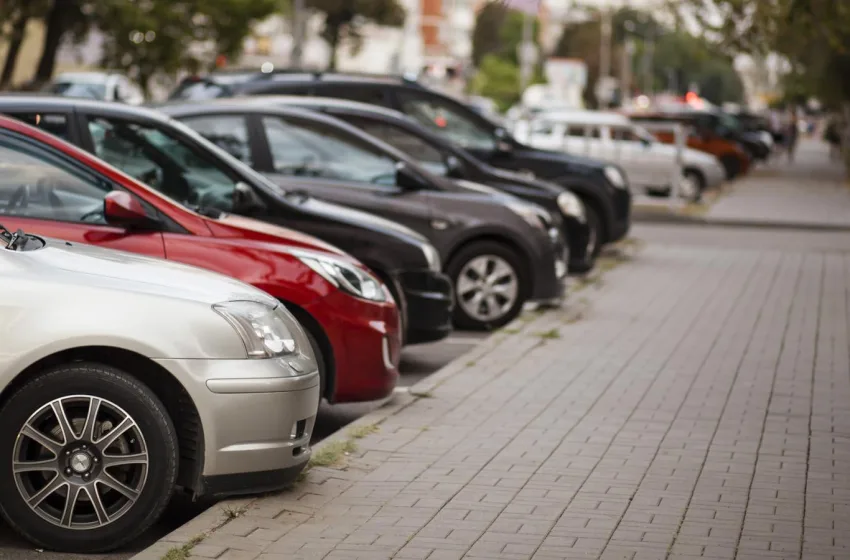  “Parkout”: Πώς λειτουργεί η εφαρμογή που βρίσκει ελεύθερες θέσεις πάρκινγκ στην Αθήνα