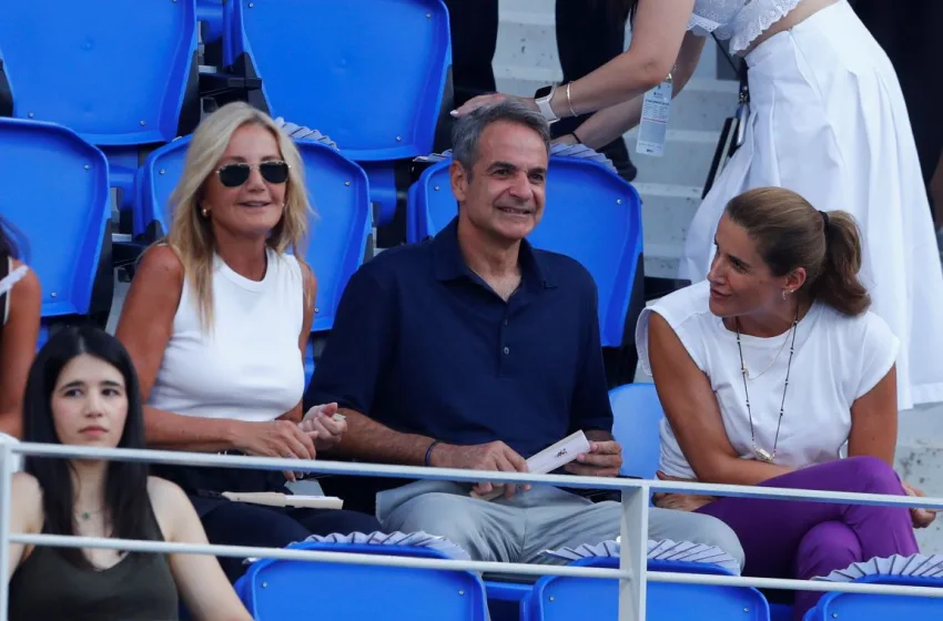  Athens Open:Κυριάκος και Μαρέβα Μητσοτάκη στο πλευρό της Σάκκαρη-Οι επευφημίες του Κωνσταντίνου
