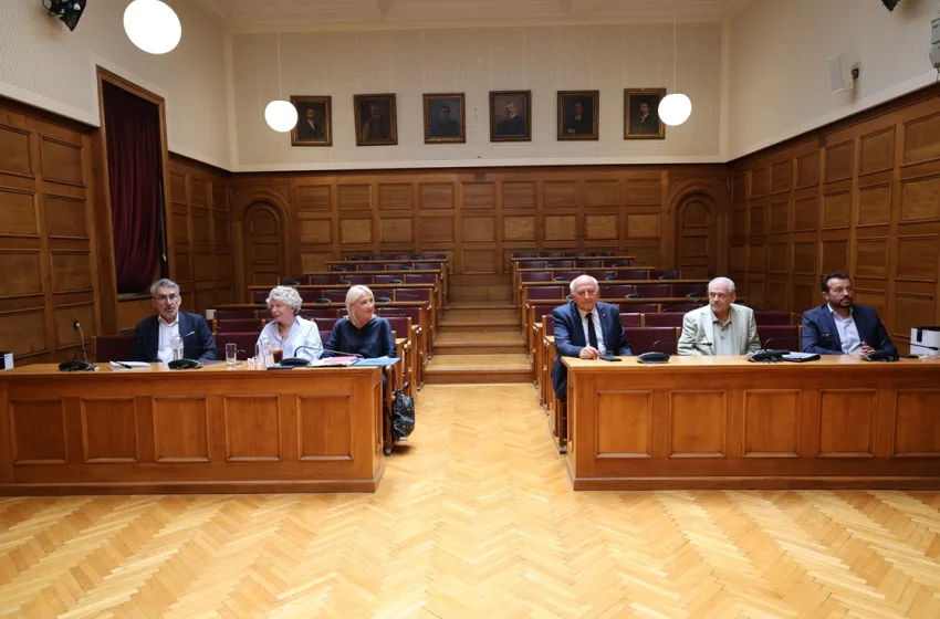  ΣΥΡΙΖΑ: Το Σάββατο η μάχη Δούρου-Πολάκη για την προεδρία της ΚΟ-Ο Αμανατίδης νέος γραμματέας